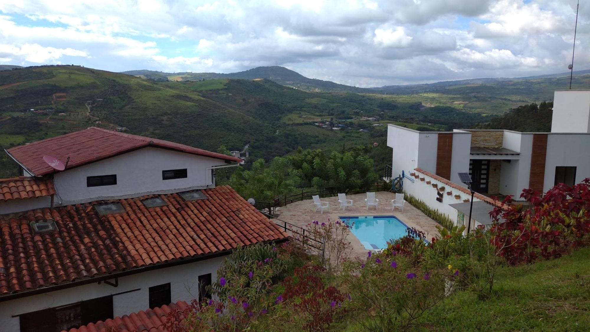 Pensión Casa Luna Campestre & *